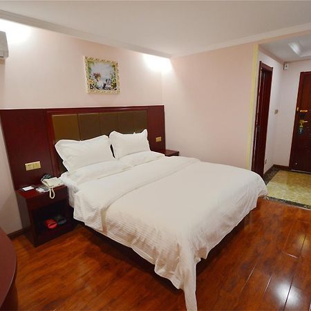 Greentree Inn Shandong Qingdao Development District Sdust Express Hotel Bagian luar foto