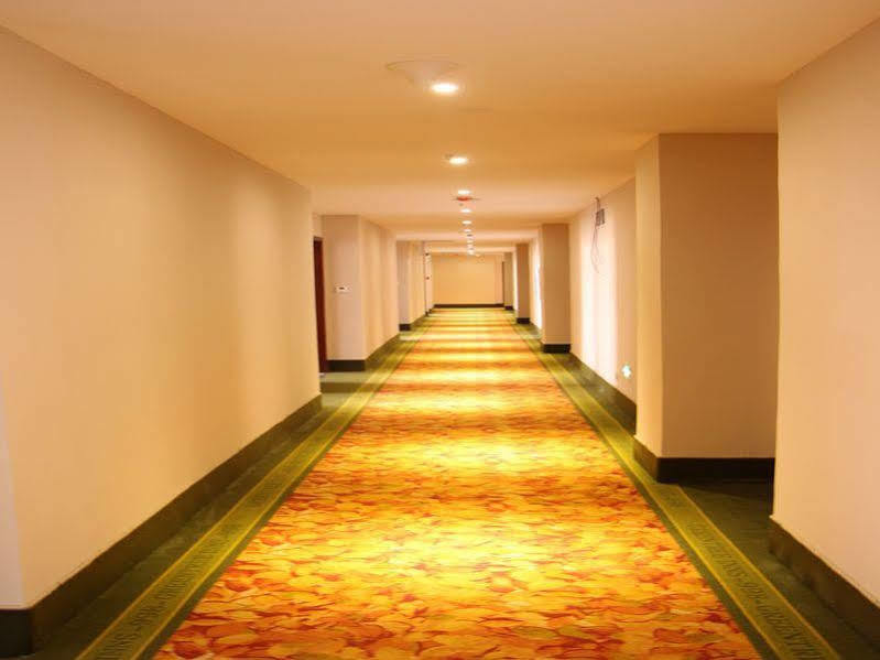 Greentree Inn Shandong Qingdao Development District Sdust Express Hotel Bagian luar foto